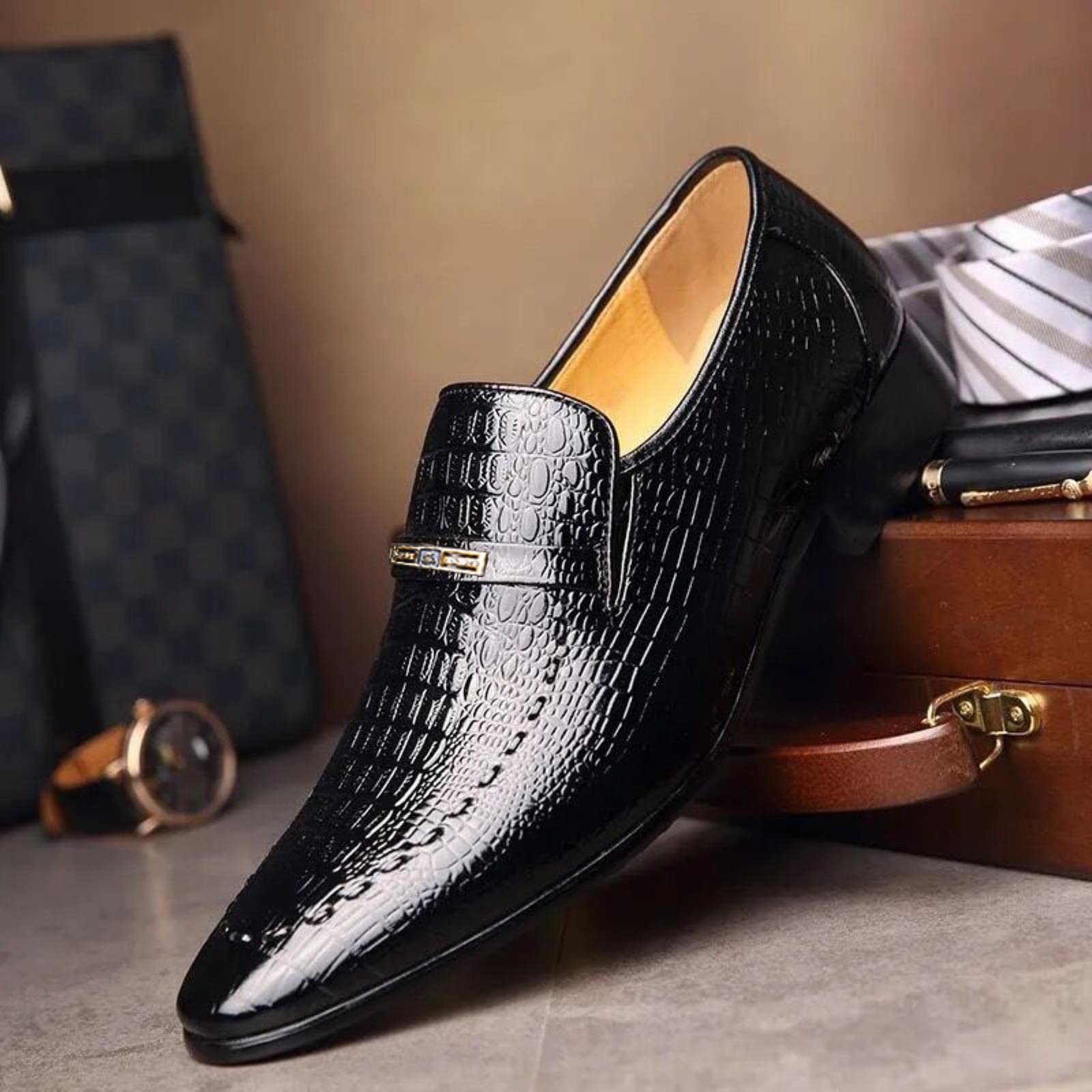 Casual Shoes Classic Low-Cut Embossed Leather Shoes Comfortable Business Dress Shoes Man Loafers Plus Size 48 shose