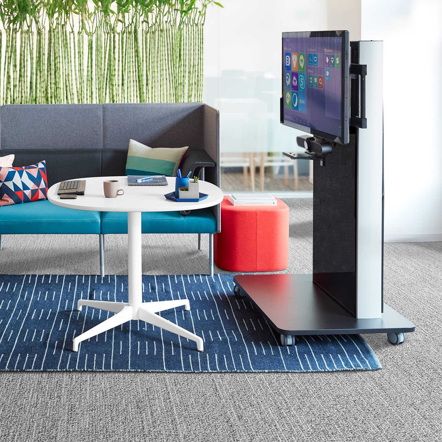 Logitech MeetUp Video Conferencing System, Ultra HD 4K/1080p/720p, 3 Microphones/Adjustable Speakers, Wide Field of View 120°, PC/Mac/Laptop/Macbook/Tablet - Black